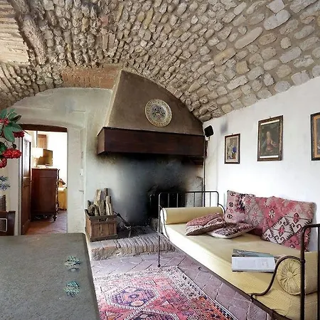 Castello Di Bibbione * Сан-Кашиано-ин-Валь-ди-Пеза