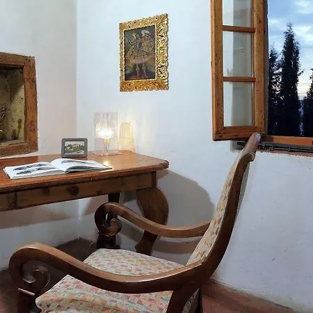 Castello Di Bibbione * Сан-Кашиано-ин-Валь-ди-Пеза