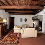 Castello Di Bibbione בית חווה *